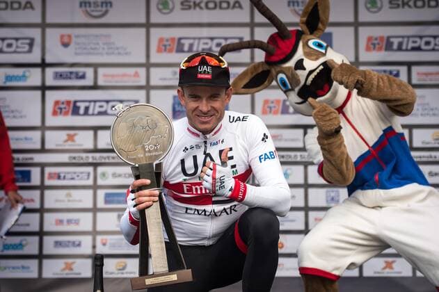 Bilder des Jahres 2019, Sport 09 September Sport Themen der Woche KW38 Alexander Kristoff (NOR UAE-Team Emirates) gewinnt die 1.Etappe der 63. Slowakei Rundfahrt und kann sich auf dem Podium feiern lassen - hier mit dem Siegerpokal - Siegerehrung - Ehrung - Auszeichnung - Zeremonie - Zelebrierung - Ceremony - Jubel - Freude - Luck - Emotion - Emotionen - Mimik - Mimic - Gestik - Gestic - Querformat - quer - horizontal - Event Veranstaltung: 63. Okolo Slovenska - Slowakei Rundfahrt - 1a.Etappe Stage 1a: Bardejov nach to Bardejov 138.2 km - Ort Location: Bardejov - Region: Region Saris - Land Country: Slowakei Slovakia Slovenska - Datum Date: 18.09.2018 *** Alexander Kristoff NOR UAE Team Emirates wins the 1 stage of the 63 Slovakia Tour and can be celebrated on the podium here with the winners cup award ceremony ceremony ceremony celebration jubilation joy Luck emotions emotions facial expressions Mimic Gestic Gestic Landscape Landscape horizontal Event Event 63 Okolo Slovenska Slovakia Tour 1a Stage 1a Bardejov to to Bardejov 138 2 km Location Bardejov Region Saris Land Country Slovakia Slovenska Date Date 18 09 2018 Stiehl Photography