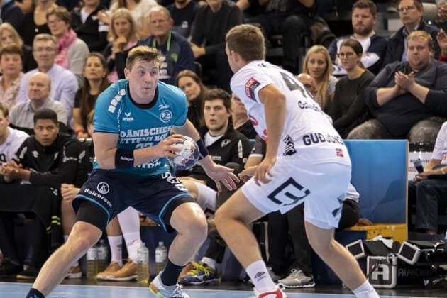 SG Flensburg-Handewitt vs Elverum Handball, Handball, EHF Champions League Gruppenphase, 18.09.19 Goran Soegard Johannsessen (SG Flensburg-Handewitt, 23) gegen Thomas Alfred Solstad (Elverum Handball, 44) Copyright: xBEAUTIFULxSPORTS MarioxM.xKobergx