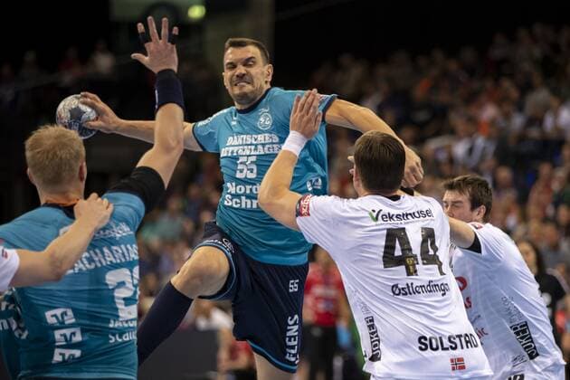 SG Flensburg-Handewitt vs Elverum Handball, Handball, EHF Champions League Gruppenphase, 18.09.19 Michel Jurecki (SG Flensburg-Handewitt, 55) gegen Thomas Alfred Solstad (Elverum Handball, 44) Copyright: xBEAUTIFULxSPORTS MarioxM.xKobergx