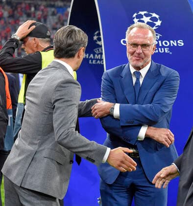 18.09.2019, Fussball UEFA Champions League 2019 2020, Gruppenphase, 1.Spieltag, FC Bayern München - Roter Stern Belgrad, in der Allianz-Arena München, v.l. Trainer Niko Kovac (FC Bayern München) und Vorstandsvorsitzender Karl-Heinz Rummenigge (FC Bayern München) treffen sich.