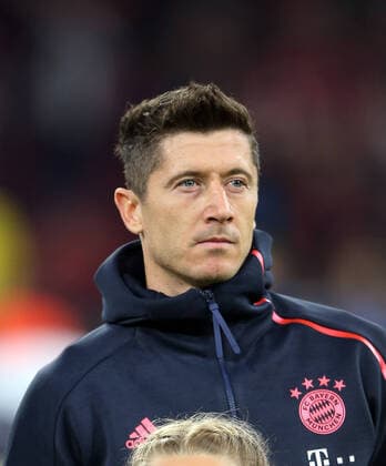 18.09.2019, Fussball, Champions League, Gruppenphase, 1. Spieltag, Saison 2019 2020, Herren, Deutschland, FC Bayern München - Roter Stern Belgrad, v.l. portrait während Champions League Hymne, Robert Lewandowski, FC Bayern München,