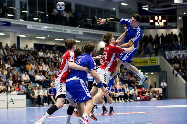2. Handball-Bundesliga; VfL Gummersbach - HSV Hamburg Jan Forstbauer ( 23, HSV Hamburg), Alexander Hermann ( 18, VfL Gummersbach), 2. Handball-Bundesliga VfL Gummersbach - HSV Hamburg; Gummersbach, Schwalbe arena Copyright: xBEAUTIFULxSPORTS Wunderlx