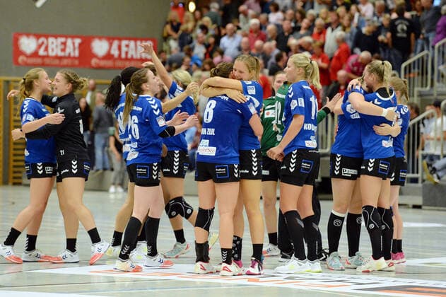 Jubel, Freude nach dem Sieg; Tessa van Zijl (HSG Blomberg-Lippe) (Nr 8), Kamila Kordovska (NR 11) ,GER, HSG Bad Wildungen Vipers - HSG Blomberg-Lippe, Handball, 1. Bundesliga Frauen, 21.09.2019, GER, HSG Bad Wildungen Vipers - HSG Blomberg-Lippe, Handball, 1. Liga Frauen, 21.09.2019 Bad Wildungen Copyright: xEIBNER RolandxSippelx EP_RSL