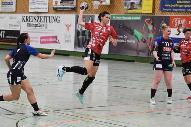 Simona Stojkovska ( 23, BSV Sachsen Zwickau) bei einem Angriff, SG H2KU Herrenberg vs. BSV Sachsen Zwickau, 2. Handball Bundesliga Frauen, 3. Spieltag, Saison 19 20, 121.09.2019, SG H2KU Herrenberg vs. BSV Sachsen Zwickau, 2. Handball Bundesliga Frauen, 3. Spieltag, Saison 19 20, 121.09.2019 Dettingen an der Erms