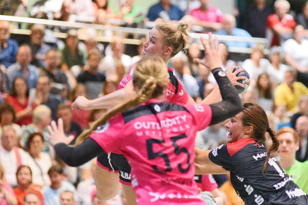 Lena Degenhardt (TusSies Metzingen 10) TusSies Metzingen, Handball, HBF, Ligaspiel, 21.09.2019, Foto:TBaur Eibner TusSies Metzingen vs. HSG Bensheim-Auerbach Metzingen Copyright: xToBaurx EibnerxPressefotox EP_TB