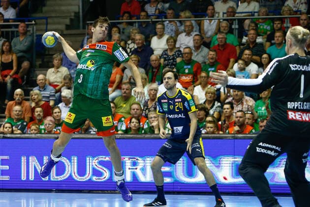22.09.2019, xtgx, Handball Liqui Moly HBL, SC Magdeburg - Rhein Neckar Loewen emspor, v.l. Piotr Chrapkowski (Magdeburg, 3) wirft Tor, Torschütze, erzielt Tor, Treffer, scores the goal GETEC Arena