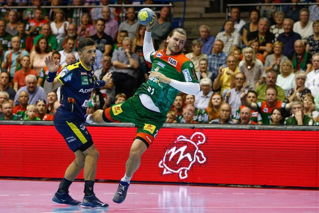 22.09.2019, xtgx, Handball Liqui Moly HBL, SC Magdeburg - Rhein Neckar Loewen emspor, v.l. Erik Schmidt (Magdeburg, 21) wirft Tor, Torschütze, erzielt Tor, Treffer, scores the goal GETEC Arena