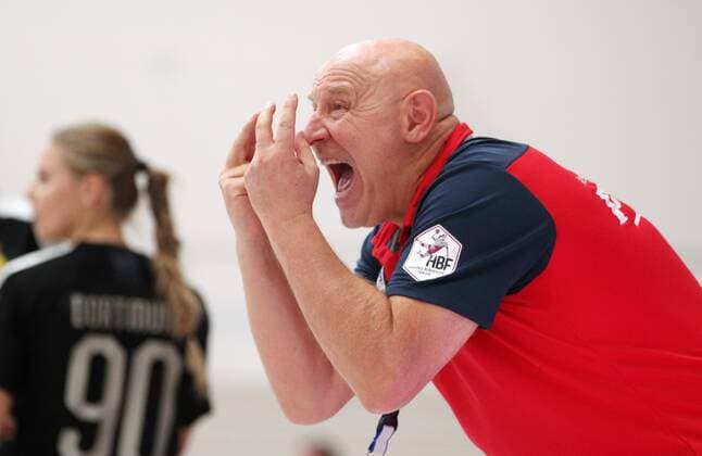 Handball 1. Bundesliga Damen THC - Borussia Dortmund 22.09.2019, Erfurt, Riethsporthalle, Handball 1.Bundesliga Damen, Saison 2019 2020, Thüringer Handballclub, THC - Borussia Dortmund im Bild Trainer Herbert Müller (THC)