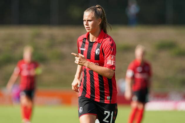 Klara Bühl ( Freiburg ), Fussball - Flyeralarm Frauen-Bundesliga - Saison 2019 2020 - MSV Duisburg vs. SC Freiburg, Duisburg, PCC Stadion VfB Homberg, 22.09.2019, DFB regulations prohibit any use of photographs as image sequences and or quasi-video Duisburg PCC Stadion VfB Homberg Nordrhein-Westfalen Deutschland
