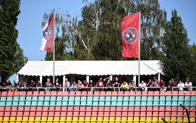 Fussball, Herren, Regionalliga Nordost, Saison 2019 2020 (9. Spieltag), BFC Dynamo - 1. FC Lok Leipzig (0:0), Fans und Fahnen des BFC, 22.09. 2019, Copyright: xMatthiasxKochx