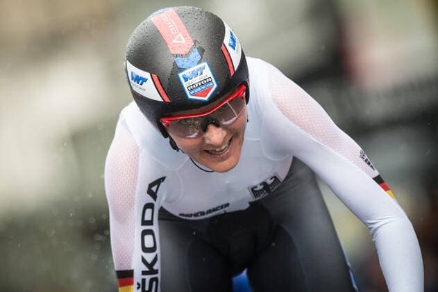 Sport Bilder des Tages Lisa Brennauer (GER national team, Nationalteam Deutschland WNT-Rotor Pro Cycling) - Aktion Rennszene - Querformat - quer - horizontal - Event Veranstaltung: Strassen Rad WM Yorkshire - Einzelzeitfahren Frauen Elite - Ripon nach to Harrogate 30.3 km - Ort Location: Harrogate - Region: Yorkshire - Land Country: Grossbritanien Great Britain - Datum Date: 24.09.2019