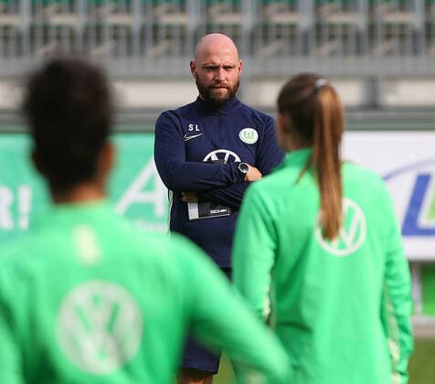 VfL vs Mitrovica, CL Frauen, Abschlusstraining Wolfsburg, Deutschland. 24.09.2019, FUßBALL - VfL Wolfsburg vs KFF Mitrovica, Champions League Frauen, 1 16 Finale - Rückspiel, Saison 2019 20. Abschlusstraining VfL Wolfsburg, Cheftrainer Stephan Lerch (VfL Wolfsburg) Wolfsburg