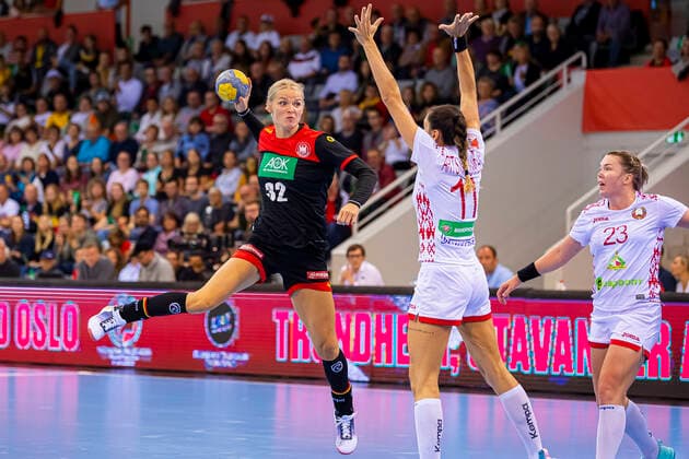 Coburg, Deutschland 25. September 2019: EHF Frauen EM Qualifikation - Deutschland vs. Weißrussland v.li. Evgenija Minevskaja (Deutschland Brest), Liliya Artsiukhovich (Weissrussland) Coburg HUK-Coburg Arena Bayern Deutschland