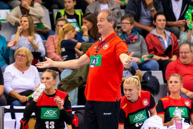 Coburg, Deutschland 25. September 2019: EHF Frauen EM Qualifikation - Deutschland vs. Weißrussland Trainer Henk Groener (Deutschland) Coburg HUK-Coburg Arena Bayern Deutschland