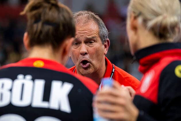 Coburg, Deutschland 25. September 2019: EHF Frauen EM Qualifikation - Deutschland vs. Weißrussland Trainer Henk Groener (Deutschland) Coburg HUK-Coburg Arena Bayern Deutschland