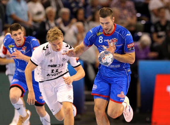 Foto : am Ball Marko Panic gegen Gisli Kristjansson ( Kiel ) Handball Herren Champions League am Mi. 25.09.2019 THW Kiel - HC Meshkov Brest 30 - 23