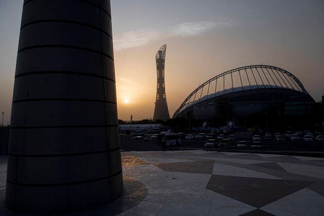 Das Khalifa International Stadion un das Torch Hotel in der Aspire Zone, Doha Sports City, Abendstimmung, am 26.09.2019 Leichtathletik Weltmeisterschaft 2019 in Doha Katar, vom 27.09. - 10.10.2019. Â *** The Khalifa International Stadium and the Torch Hotel in the Aspire Zone, Doha Sports City, evening atmosphere, on 26 09 2019 Athletics World Championship 2019 in Doha Qatar, from 27 09 10 10 2019 Â
