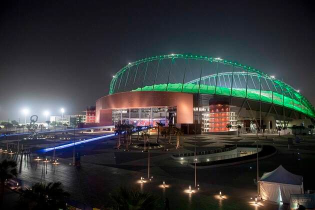 Das Khalifa International Stadion illuminert in verschiednen Farben in der Nacht, Aspire Zone, Doha Sports City, am 26.09.2019 Leichtathletik Weltmeisterschaft 2019 in Doha Katar, vom 27.09. - 10.10.2019. Â *** The Khalifa International Stadium illuminates in different colors at night, Aspire Zone, Doha Sports City, on 26 09 2019 Athletics World Championship 2019 in Doha Qatar, from 27 09 10 10 2019 Â