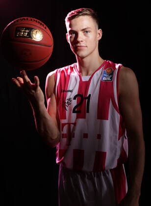 Telekom Baskets Bonn 2019 2020 Hier: Kilian Binapfl