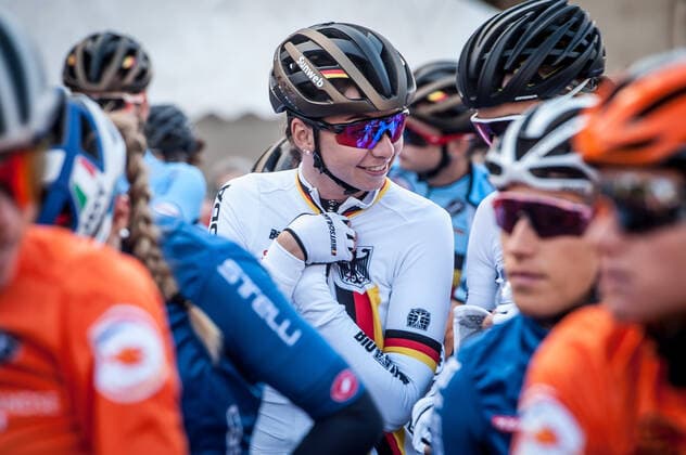 Liane Lippert (GER national team, Nationalteam Deutschland Team Sunweb) kurz vor dem Start in Bradford - Querformat - quer - horizontal - Event Veranstaltung: Strassen Rad WM Yorkshire - Strassenerennen Frauen Elite - Bradford nach to Harrogate 149.6 km - Ort Location: Harrogate - Region: Yorkshire - Land Country: Grossbritanien Great Britain - Datum Date: 28.09.2019