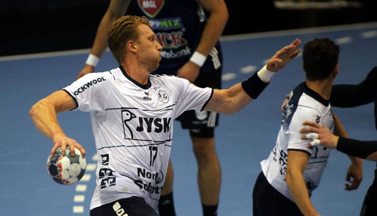 28.09.2019 Szeged(Hungary) MOL Pick Szeged-SG Flensburg-Handewitt EHF Champions League men s handball Simon Jeppsson(L) SG Flensburg-Handewitt : 