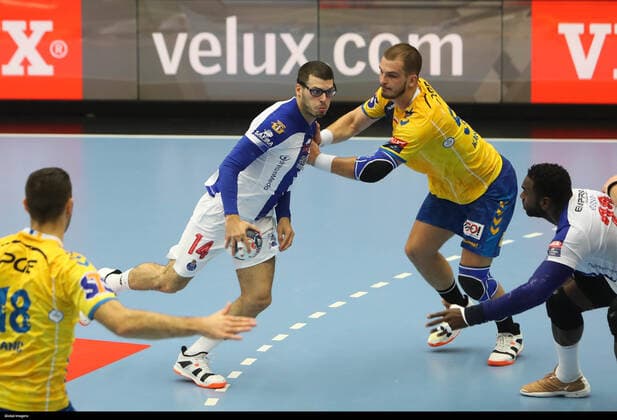 EHF Champions League: Porto vs Kielce, Porto, 09 28 2019 - Futebol Clube do Porto received this afternoon the PGE Vive Klece at Dragão Arena, in a match counting for the matchday 3 of the EHL Champions League 2019 20 group stage. Rui Silva (Ivan Del Val Global Images Sipa USA) NO ARCHIVING, EDITORIAL USE ONLY, NO USE IN BOOKS WITHOUT CONSENT NA Portugal  Copyright: xGlobalxMediaxGroupx 20190929001422907990