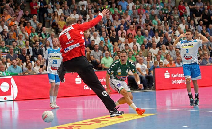 Frisch Auf Göppingen - TVB 1898 Stuttgart Deutschland, Göppingen, 29.09.2019, Handball, Liqui Moly HBL Bundesliga, Saison 2019 2020, Frisch Auf Göppingen - TVB 1898 Stuttgart: v.l. Johannes Bitter (TVB 1898 Stuttgart), Nemanja Zelenovic (Frisch Auf Göppingen).