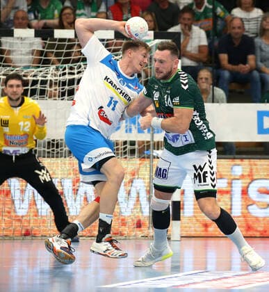 29.09.2019, Deutschland, Göppingen, Handball 1. Bundesliga Saison 2019 2020 FRISCH AUF! Göppingen vs. TVB 1898 Stuttgart: v.l. Adam Lönn (TVB), Jacob Bagersted (FAG)