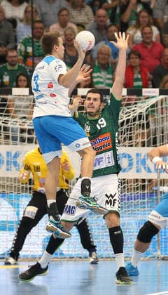 29.09.2019, Deutschland, Göppingen, Handball 1. Bundesliga Saison 2019 2020 FRISCH AUF! Göppingen vs. TVB 1898 Stuttgart: v.l. Max Häfner (TVB), Ivan Sliskovic (FAG)