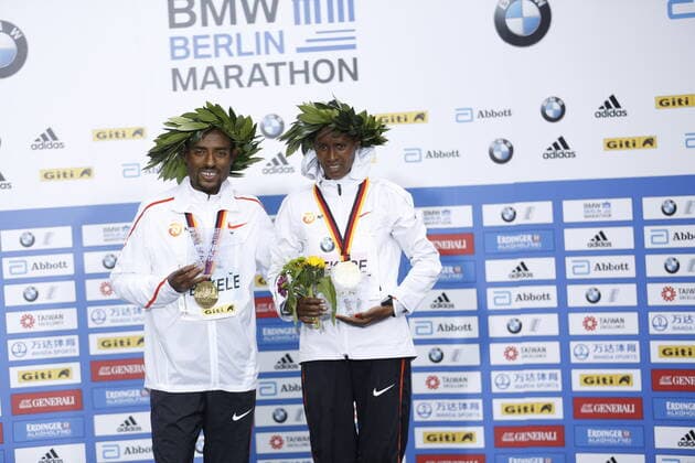 Germany: Kenenisa Bekele wins the 46th Berlin Marathon Kenenisa Bekele won the 46th Berlin Marathon in 2:01:41 hours, just short of the world record. For the women, Ashete Bekere won - Ethiopian double success. Ashete Bekere made it 42 kilometers in 2:20:14 hours. Second was her compatriot Mare Dibaba, eight seconds behind. Germany s Melat Kejeta made it 2:23:58 in her first marathon. Berlin Germany  SimonexKuhlmeyx xPacificxPress
