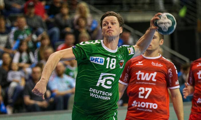 29.09.2019, Handball, 1.Bundesliga, 7.Spieltag, Füchse Berlin - Die Eulen Ludwigshafen, Max-Schmeling-Halle. Berlins Hans Lindberg wirft den Ball auf das Tor. Handball - 1.Bundesliga - Füchse Berlin - Die Eulen Ludwigshafen