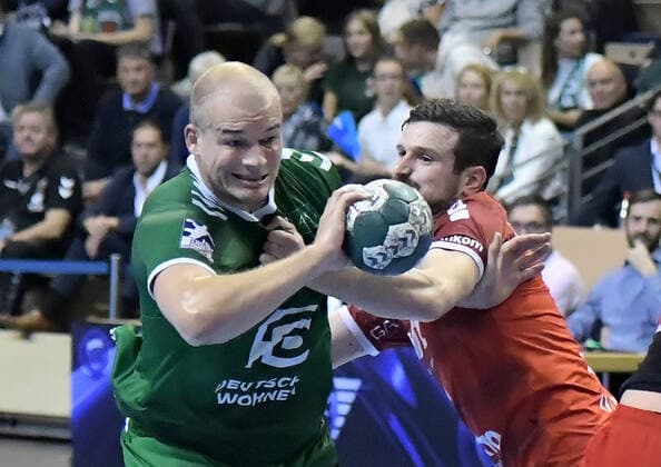 29.09.2019, xlakx, Handball Bundesliga, Fuechse Berlin - Eulen Ludwigshafen emspor, v.l.Zweikampf Paul Drux(Fuechse Berlin 95),Jonathan Scholz (Die Eulen Ludwigshafen 11) Berlin