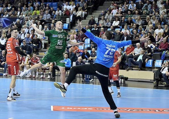 29.09.2019, xlakx, Handball Bundesliga, Fuechse Berlin - Eulen Ludwigshafen emspor, v.l.zum Sprungwurf Paul Drux(Fuechse Berlin 95),Stefan Hanemann (Die Eulen Ludwigshafen 72) Berlin