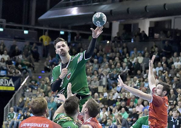 29.09.2019, xlakx, Handball Bundesliga, Fuechse Berlin - Eulen Ludwigshafen emspor, v.l.am Ball Fabian Wiede(Fuechse Berlin 3) Berlin