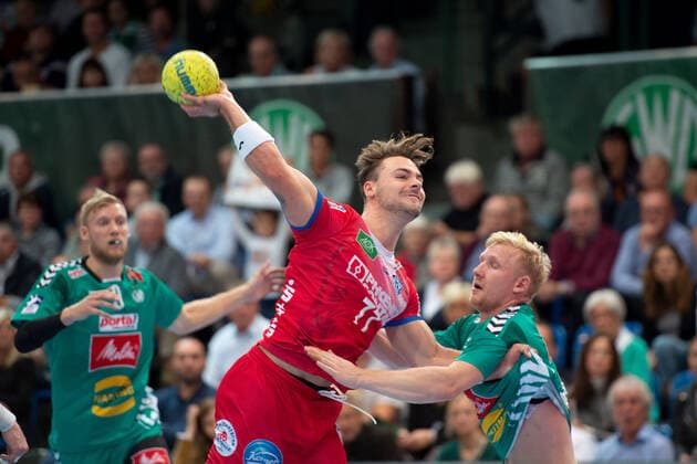Minden, Deutschland 29.09.2019: 1. Handball-Bundesliga - 2019 2020 - GWD Minden vs. TBV Lemgo Lippe (L-R) Dani Baijens (Lemgo), Kevin Gulliksen (Minden) Minden Nordrhein-Westfalen Deutschland Kampa-Halle