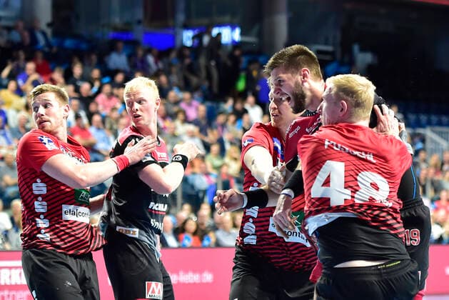 29.09.2019 - Handball - 1. Bundesliga DKB HBL - Saison 2019 2020 - 07. Spieltag: HC Erlangen Metropolregion Nürnberg HCE - HSG Nordhorn-Lingen - OGo - Sime Ivic (19, HC Erlangen HCE ) Julian Possehl (48, HSG Nordhorn Lingen)
