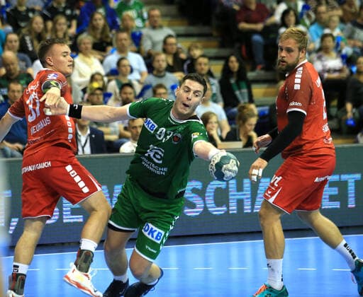 GER, DHB, 1.HBL, FUECHSE BERLIN VS. Eulen Ludwigshafen 29.09.2019, Max Schmeling Halle, Berlin, GER, DHB, 1.HBL, FUECHSE BERLIN VS. Eulen Ludwigshafen, DHB regulations prohibit any use of photographs as image sequences and or quasi-video im Bild Mijajlo Marsenic (Fuechse Berlin 93), Max Neuhaus (Ludwigshafen 37), Frederic Stueber (Ludwigshafen 2)