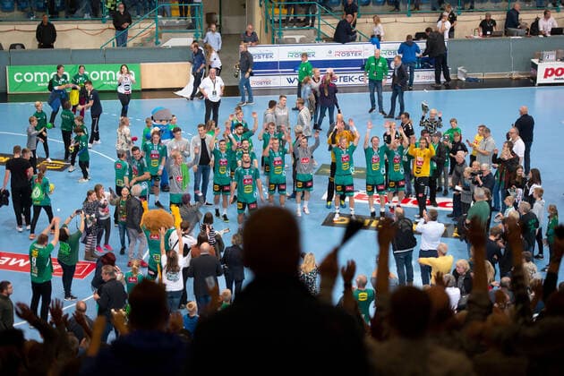 Sport Bilder des Tages Minden, Deutschland 29.09.2019: 1. Handball-Bundesliga - 2019 2020 - GWD Minden vs. TBV Lemgo Lippe Schlussjubel (Minden) Minden Nordrhein-Westfalen Deutschland Kampa-Halle