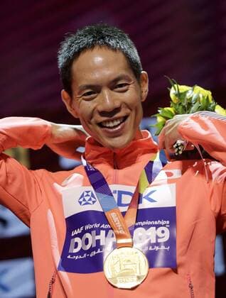Gold medalist Yusuke Suzuki of Japan poses during the award ceremony for the men s 50km Race Walk during the IAAF World Athletics Championships 2019 at the Khalifa Stadium in Doha, Qatar, 29 September 2019. Doha 2019 IAAF World Championships !ACHTUNG: NUR REDAKTIONELLE NUTZUNG!  Copyright: xLavandeiraxjrx GRAF1565 20190929-637053850178894548