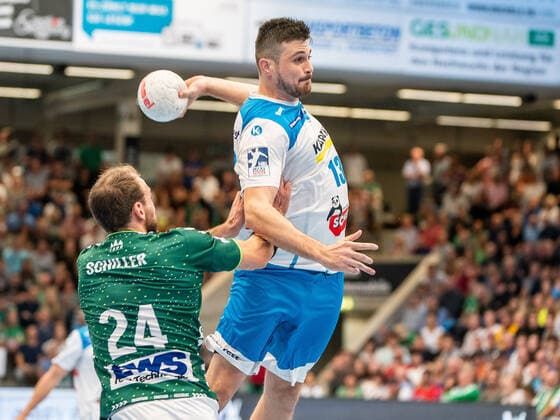 Robert Markotic (TVB Stuttgart 13) gegen Marcel Schiller (Frisch Auf Goeppingen 24), Frisch Auf Goeppingen vs. TVB Stuttgart, 1. Bundesliga, Handball, Herren, 29.09.2019 Frisch Auf Goeppingen vs. TVB Stuttgart, 1. Bundesliga, Handball, Herren, 29.09.2019 Goeppingen Copyright: xEIBNER Michael_Schmidtx EP_MST