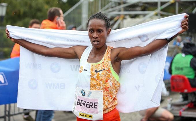 Ashete Bekere (ETH) gewinnt BMW Berlin Marathon 2019 auf Straße des 17. Juni in Berlin am 29.09.19 BMW Berlin Marathon 2019