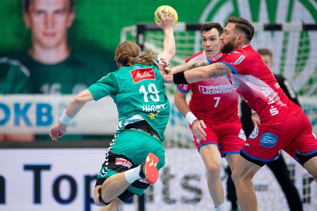 Minden, Deutschland 29.09.2019: 1. Handball-Bundesliga - 2019 2020 - GWD Minden vs. TBV Lemgo Lippe (L-R) Juri Knorr (Minden), Fabian van Olphen (Lemgo) Minden Nordrhein-Westfalen Deutschland Kampa-Halle