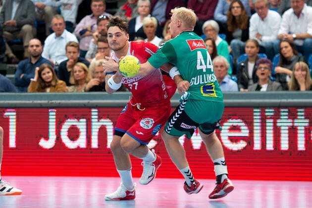 Minden, Deutschland 29.09.2019: 1. Handball-Bundesliga - 2019 2020 - GWD Minden vs. TBV Lemgo Lippe (L-R) Dani Baijens (Lemgo), Kevin Gulliksen (Minden) Minden Nordrhein-Westfalen Deutschland Kampa-Halle