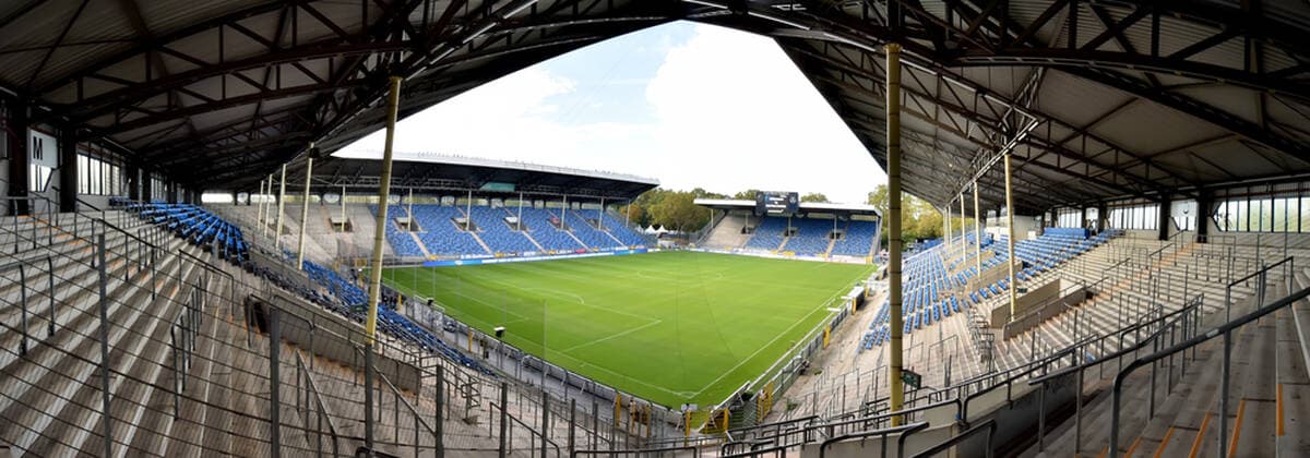 Fußball - 3. Liga - 10. Spieltag Waldhof Mannheim - Hansa Rostock am 29.09.2019 im Carl-Benz-Stadion in Mannheim Carl-Benz-Stadion in Mannheim