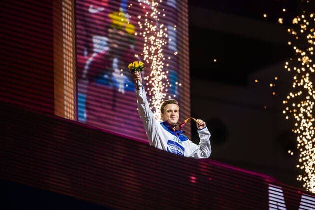 191001 Karsten Warholm of Norway celebrates with his gold medal at the medal ceremony after the men s 400m hurdles final during day 5 of the IAAF World Athletics Championships on October 1, 2019 in Doha. Photo: Joel Marklund BILDBYRAN kod JM 88037 BBENG athletics track & field friidrott friidrett IAAF World Athletics Championships Athletics World Championship, WM, Weltmeisterschaft VM friidrotts-VM friidretts-VM jubel norge medaljcermoni Copyright: JOELxMARKLUND BB191001JM089