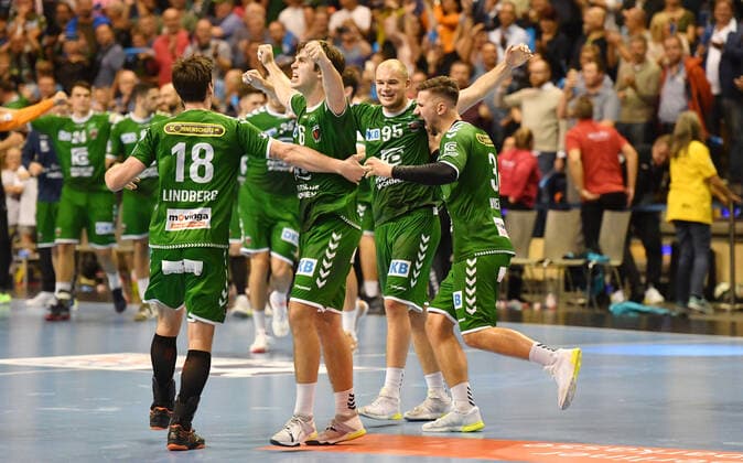 Hans Lindberg (Füchse), Jacob Tandrup Holm (Füchse), Fabian Wiede (Füchse), Paul Drux (Füchse) jubeln nach dem Spuel Füchse Berlin - SC Magdeburg DHB-Pokal, Achtelfinale 2019 2020, Herren, Männer, Handball, Deutschland, Germany, Max-Schmeling-Halle Berlin, 1.10.2019