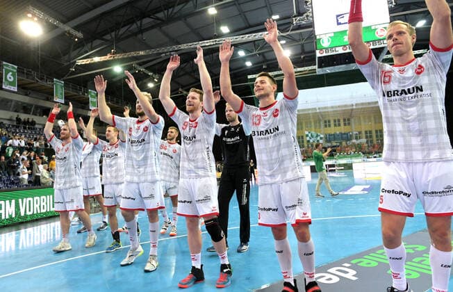 Sport Bilder des Tages Jubel der MT Melsungen zu den Fans nach dem Spiel GER, Handball, Achtelfinale, DHB-Pokal, SC DHfK Leipzig vs MT Melsungen, 01.10.2019 Leipzig Copyright: xEIBNER ChristianxModlax EP_CMA