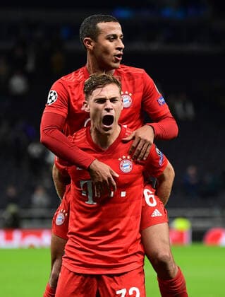 01.10.2019, xkvx, Fussball UEFA Champions League, Tottenham Hotspur - FC Bayern Muenchen emspor, v.l. Joshua Kimmich (FC Bayern Muenchen), Thiago Alcantara (FC Bayern Muenchen) jubeln jubelt nach Spielende. (DFL DFB REGULATIONS PROHIBIT ANY USE OF PHOTOGRAPHS as IMAGE SEQUENCES and or QUASI-VIDEO) London