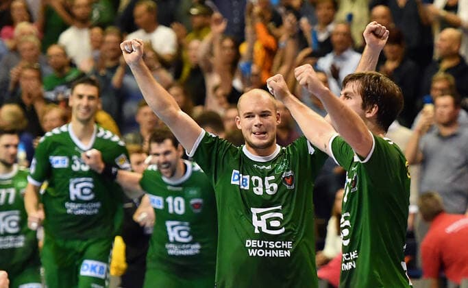 Jacob Tandrup Holm (Füchse), Paul Drux (Füchse) Jakov Gojun (Füchse), Marko Kopljar (Füchse), jubeln nach dem Spiel Füchse Berlin - SC Magdeburg DHB-Pokal, Achtelfinale 2019 2020, Herren, Männer, Handball, Deutschland, Germany, Max-Schmeling-Halle Berlin, 1.10.2019