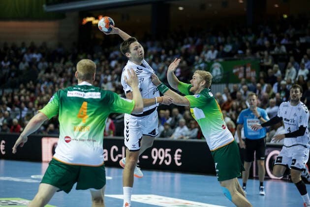 Deutschland,Wetzlar, Rittal-Arena, 02.10.2019, Handball,DHB-Pokal, Achtelfinale, HSG Wetzlar - THW Kiel Bild: v.li.Stefan Kneer (HSG Wetzlar, 4),Harald Reinkind (THW Kiel, 6),Anton Lindskog (HSG Wetzlar, 66) Copyright: HMBxMedia ThomasxJäger